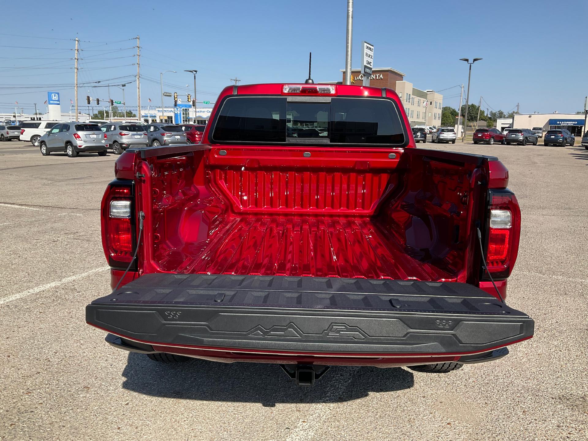 2024 GMC Canyon Vehicle Photo in PONCA CITY, OK 74601-1036