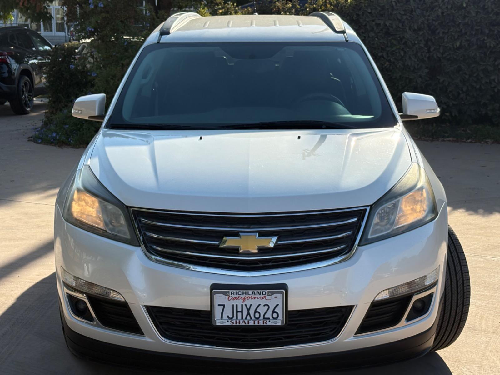 Used 2015 Chevrolet Traverse 1LT with VIN 1GNKRGKD0FJ265955 for sale in Shafter, CA