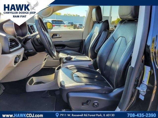 2022 Chrysler Pacifica Vehicle Photo in Plainfield, IL 60586