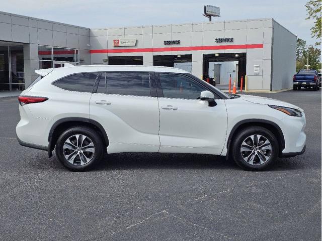 2022 Toyota Highlander Vehicle Photo in Auburn, AL 36832-6638