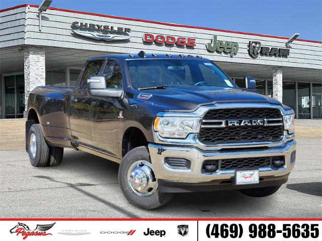 2024 Ram 3500 Vehicle Photo in Ennis, TX 75119-5114