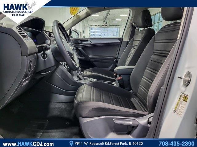 2024 Volkswagen Tiguan Vehicle Photo in Saint Charles, IL 60174