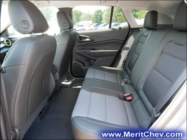 2024 Chevrolet Trax Vehicle Photo in MAPLEWOOD, MN 55119-4794