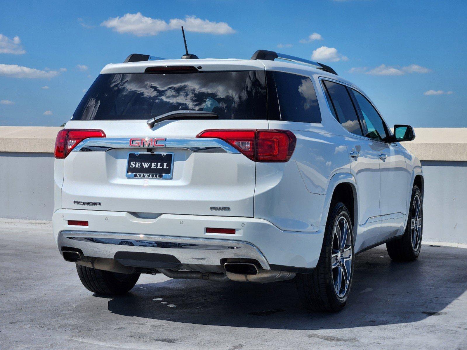 2017 GMC Acadia Vehicle Photo in DALLAS, TX 75209