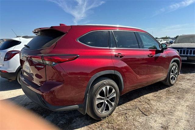 2021 Toyota Highlander Vehicle Photo in ELK GROVE, CA 95757-8703