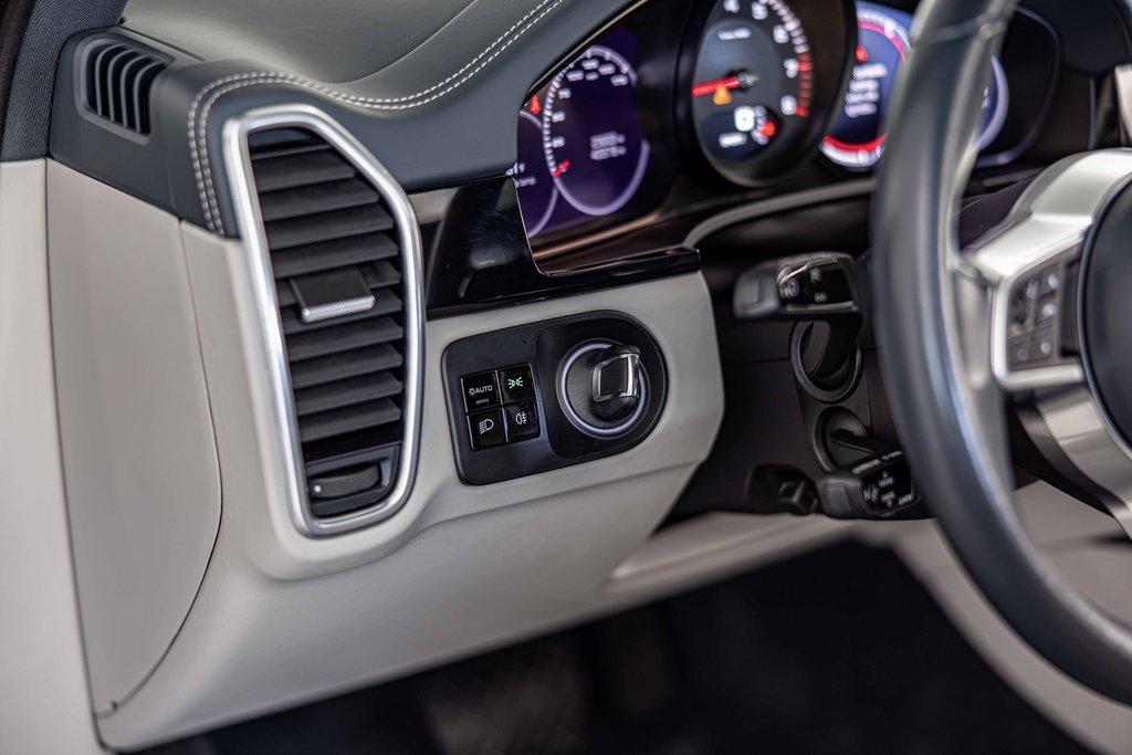 2021 Porsche Cayenne Vehicle Photo in Saint Charles, IL 60174