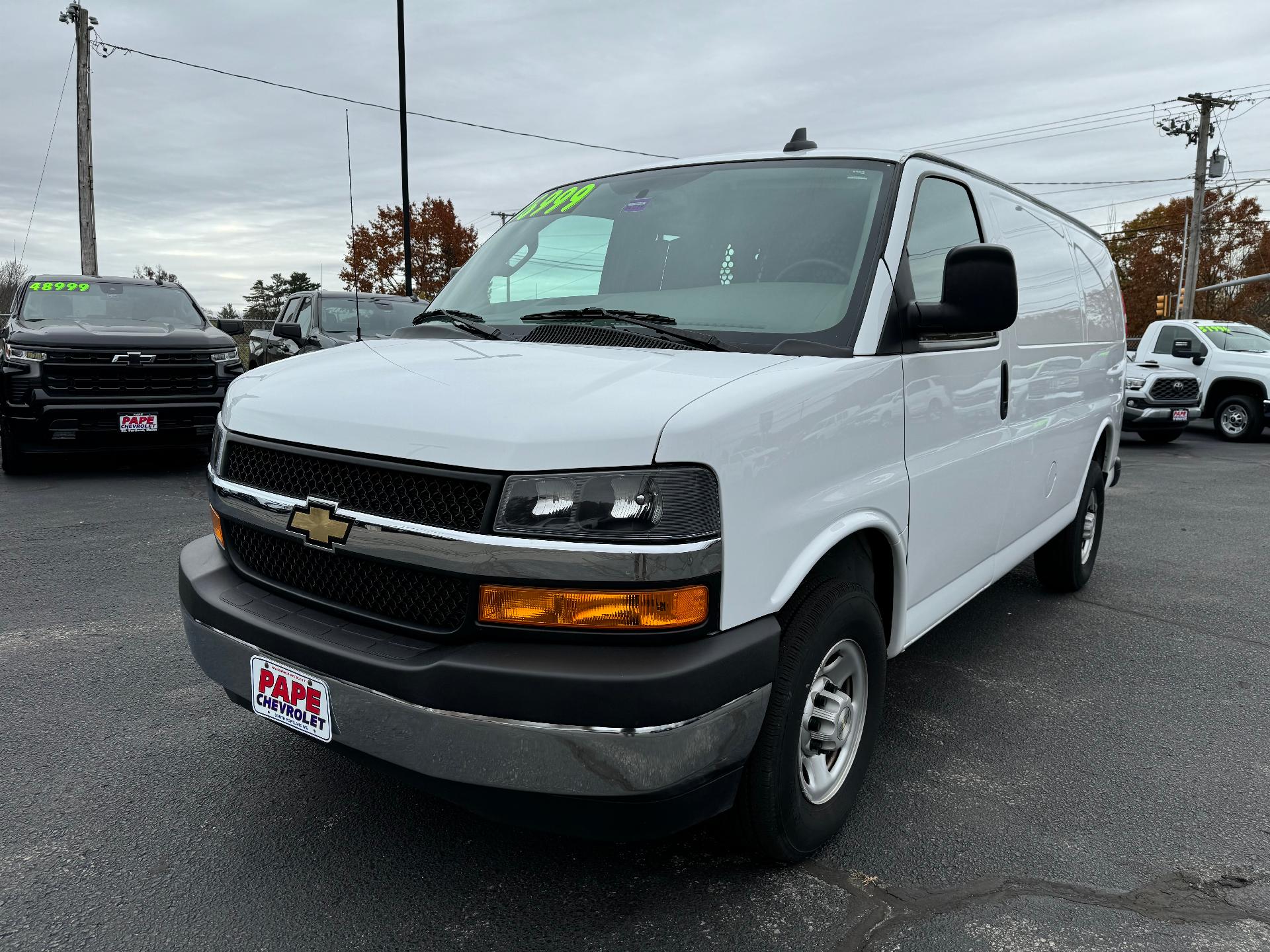 2022 Chevrolet Express Cargo 2500 Vehicle Photo in SOUTH PORTLAND, ME 04106-1997