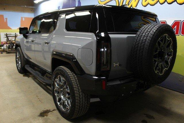 2024 GMC HUMMER EV SUV Vehicle Photo in ST JOHNS, MI 48879-1562