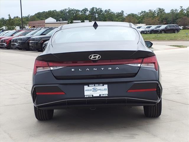 2024 Hyundai ELANTRA Vehicle Photo in Peoria, IL 61615