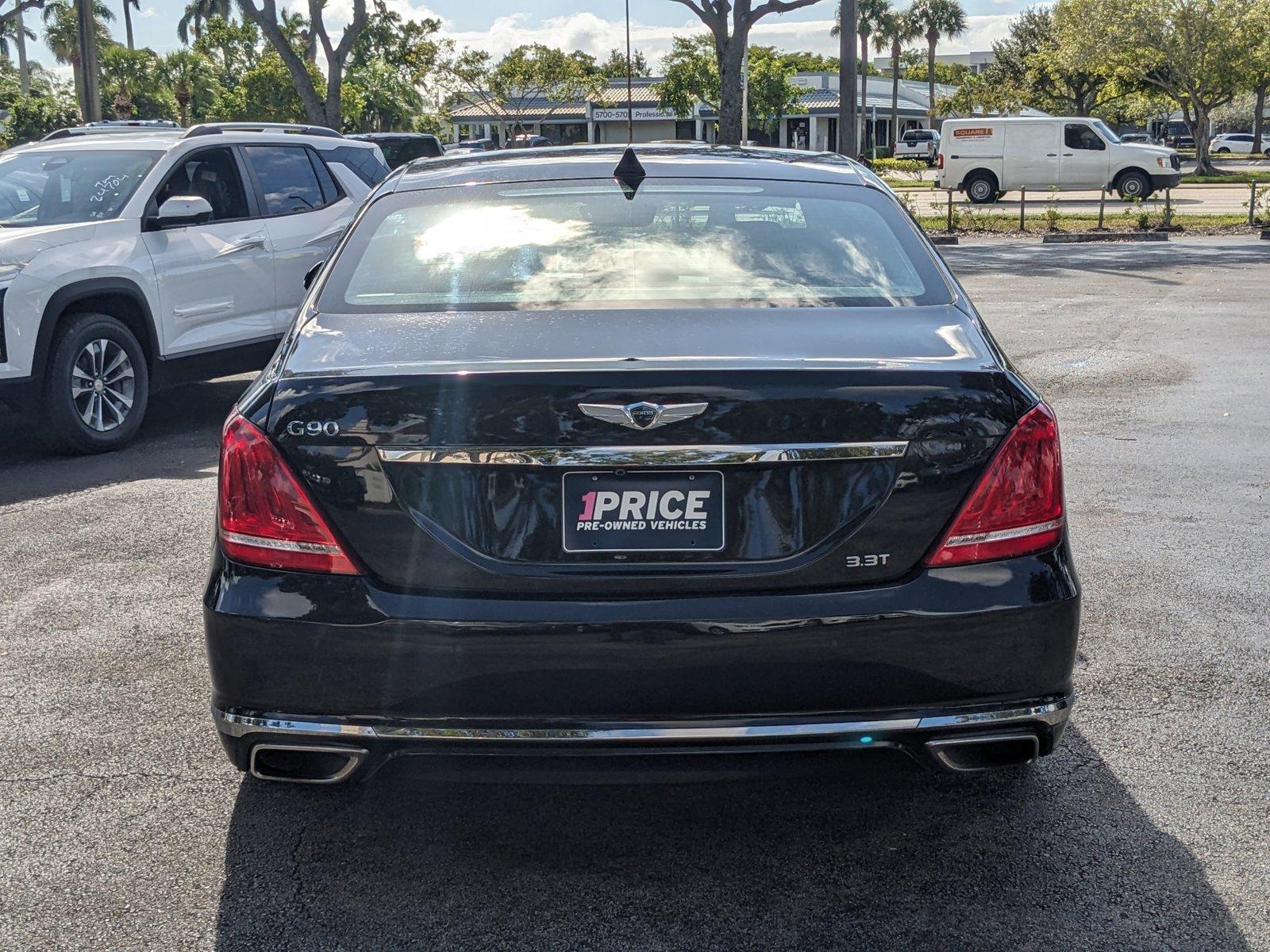 2018 Genesis G90 Vehicle Photo in GREENACRES, FL 33463-3207