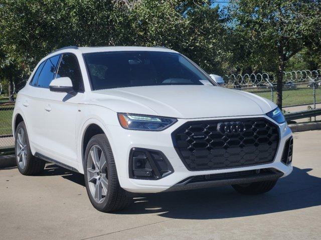 2025 Audi Q5 Vehicle Photo in HOUSTON, TX 77090