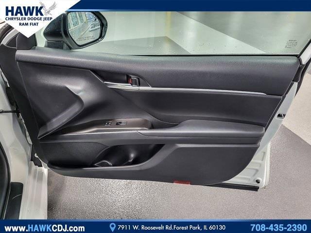 2022 Toyota Camry Vehicle Photo in Saint Charles, IL 60174