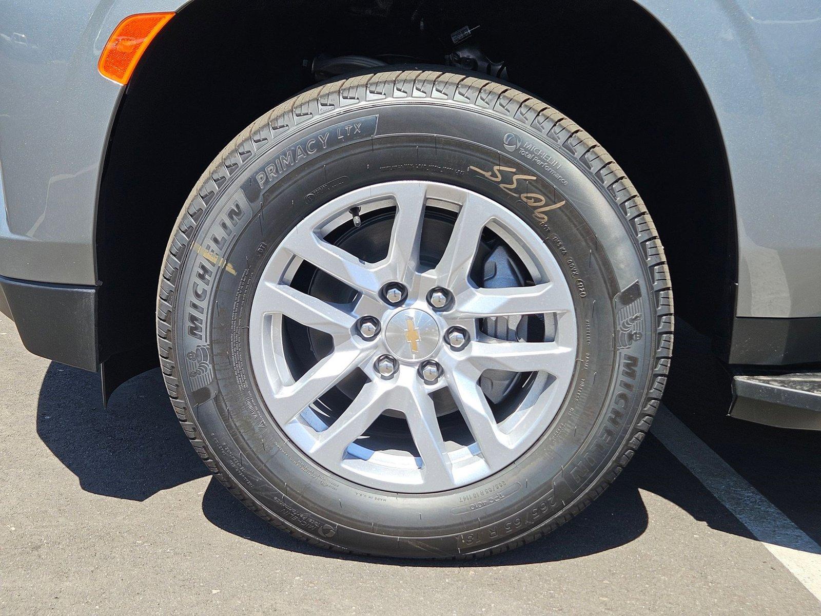 2024 Chevrolet Suburban Vehicle Photo in PEORIA, AZ 85382-3715