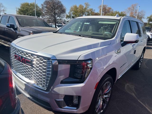 2024 GMC Yukon XL Vehicle Photo in GOODYEAR, AZ 85338-1310