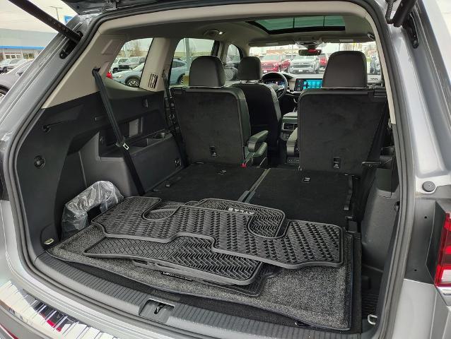 2024 Volkswagen Atlas Vehicle Photo in GREEN BAY, WI 54304-5303