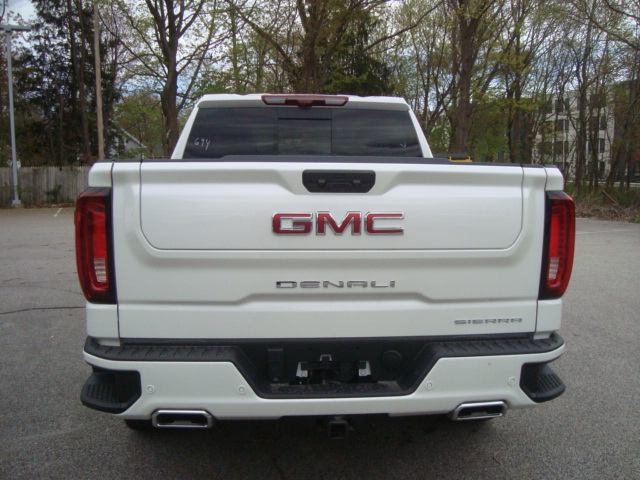 2024 GMC Sierra 1500 Vehicle Photo in PORTSMOUTH, NH 03801-4196