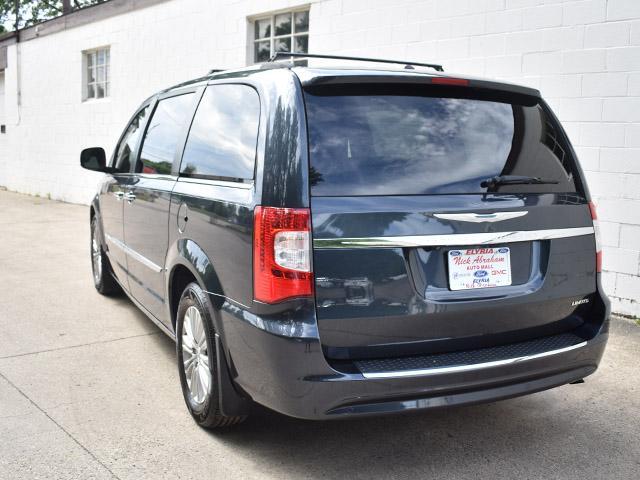 2013 Chrysler Town & Country Vehicle Photo in ELYRIA, OH 44035-6349