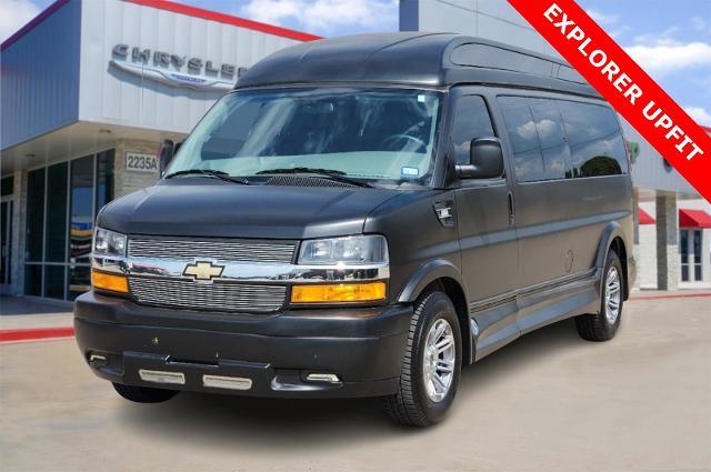 2022 Chevrolet Express Cargo Van Vehicle Photo in Cleburne, TX 76033