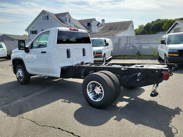 2024 Chevrolet Silverado 3500 HD Chassis Cab Vehicle Photo in DANBURY, CT 06810-5034