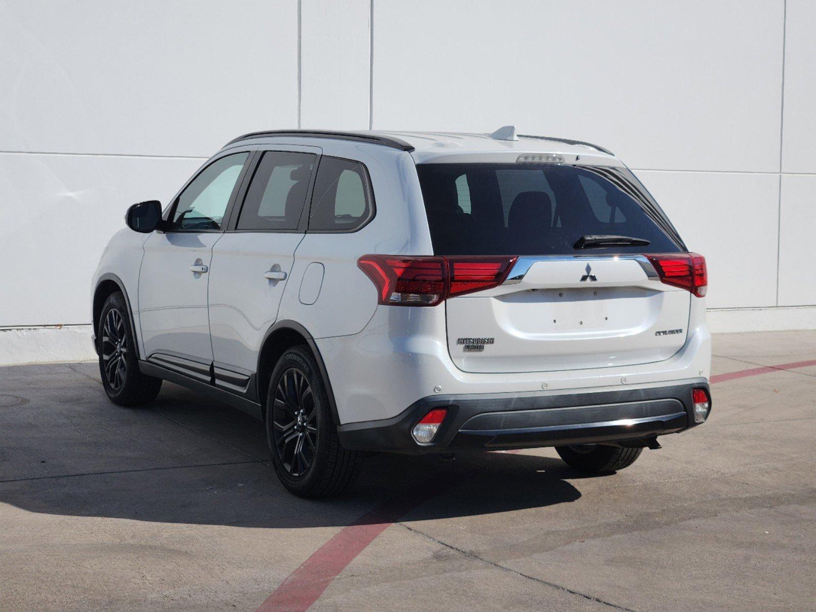 2018 Mitsubishi Outlander Vehicle Photo in GRAPEVINE, TX 76051-8302