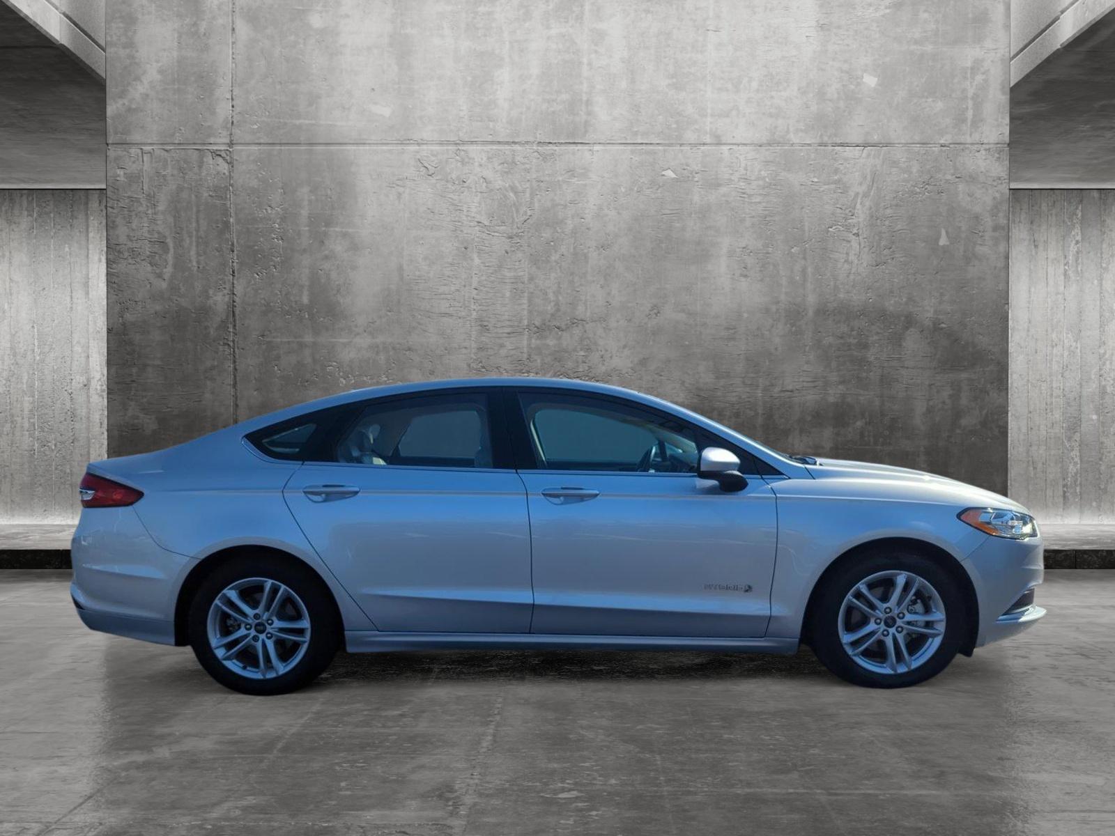 2018 Ford Fusion Hybrid Vehicle Photo in Memphis, TN 38128