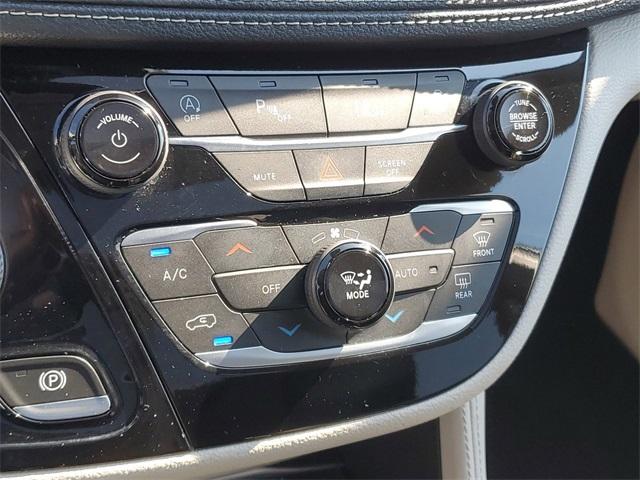 2021 Chrysler Pacifica Vehicle Photo in GRAND BLANC, MI 48439-8139