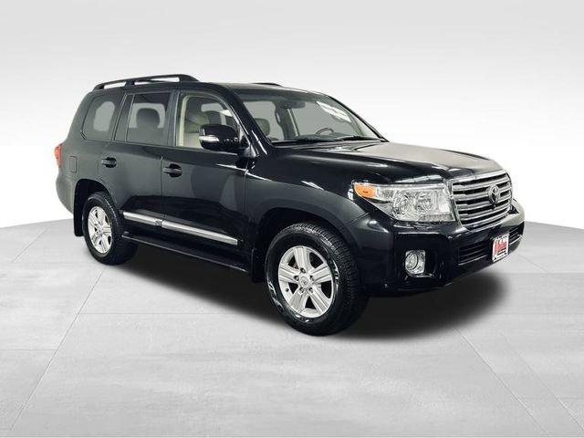 2015 Toyota Land Cruiser Vehicle Photo in MEDINA, OH 44256-9631