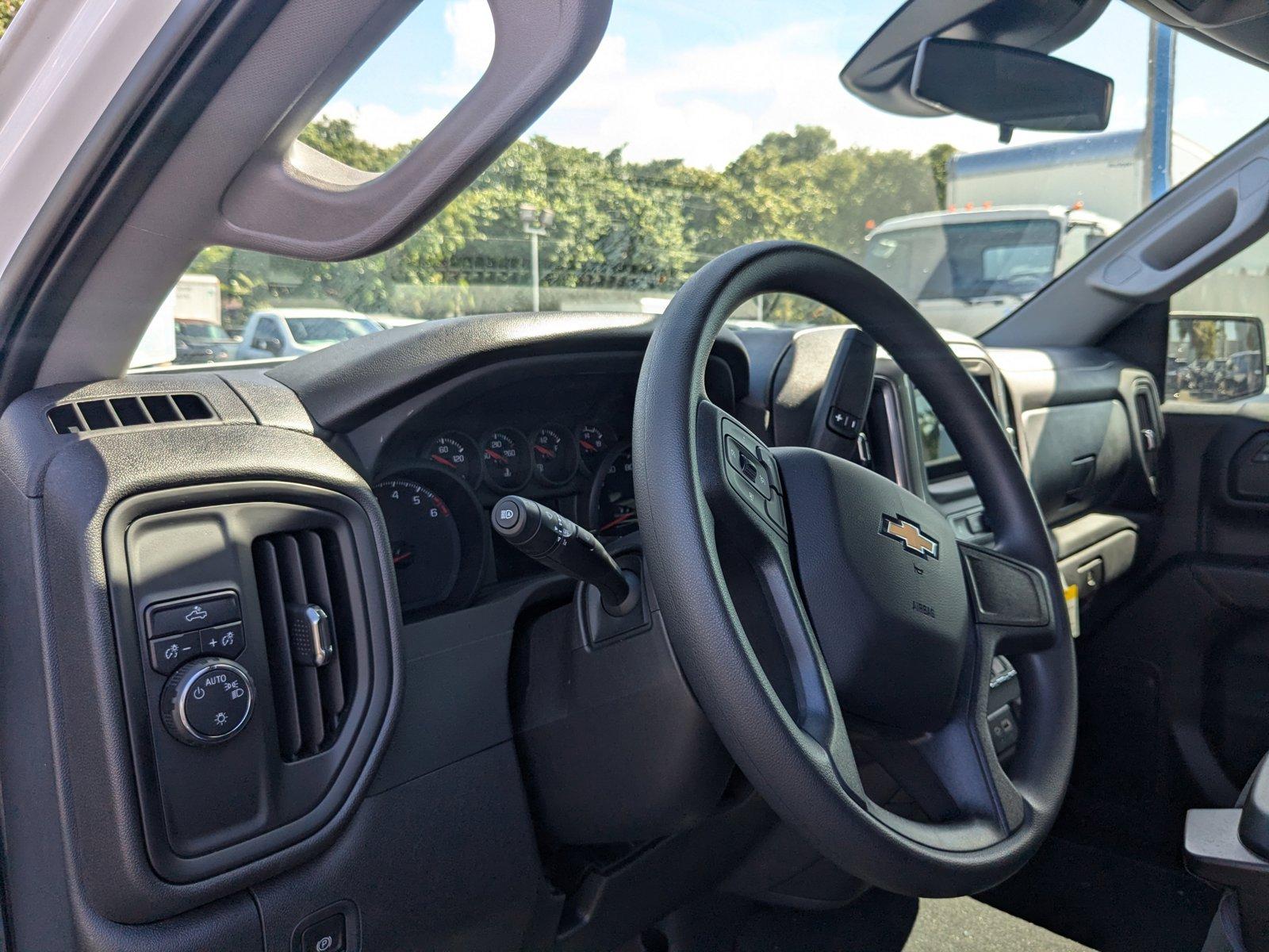 2024 Chevrolet Silverado 1500 Vehicle Photo in MIAMI, FL 33134-2699