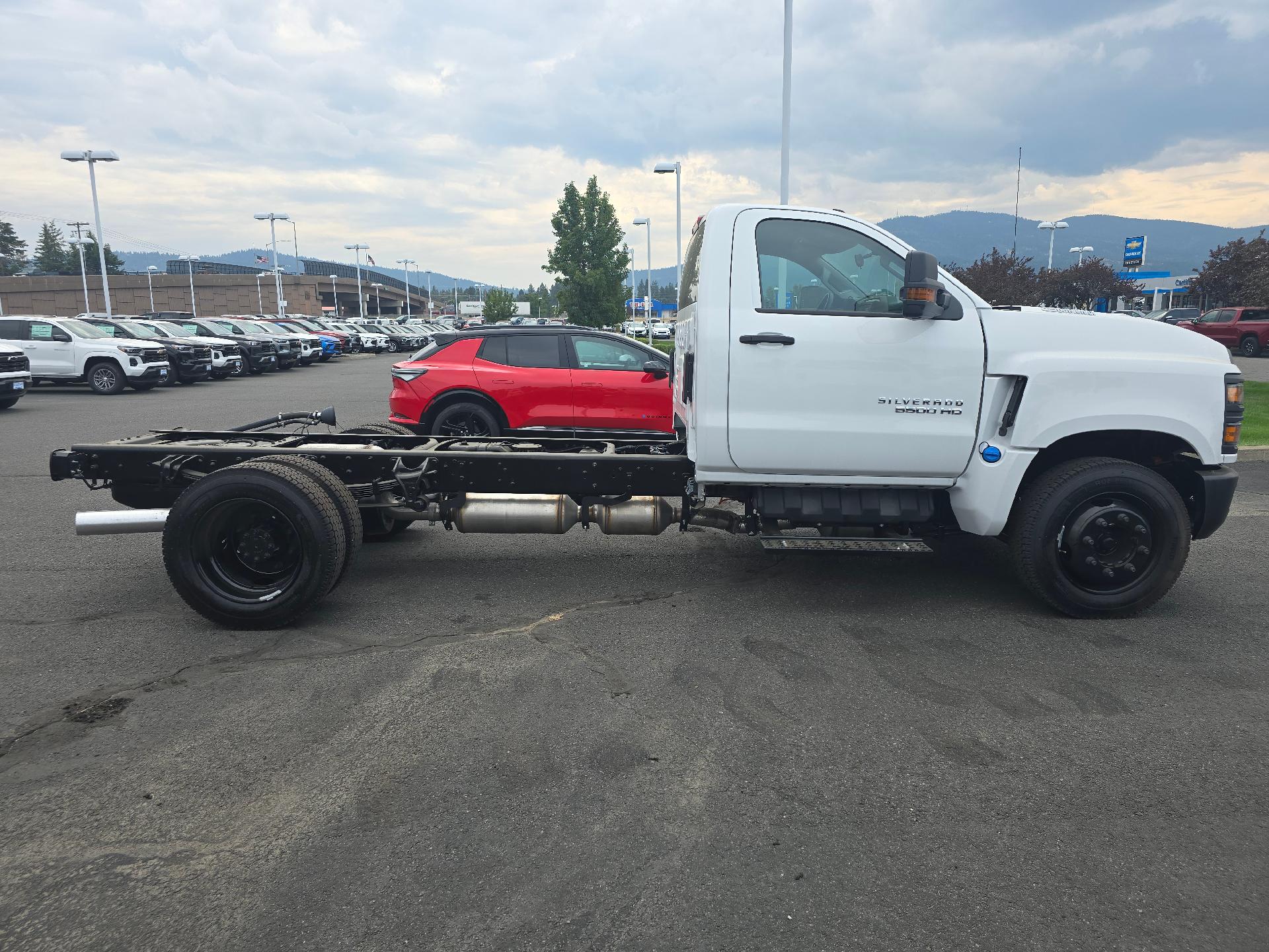 2024 Chevrolet Silverado Chassis Cab Vehicle Photo in POST FALLS, ID 83854-5365