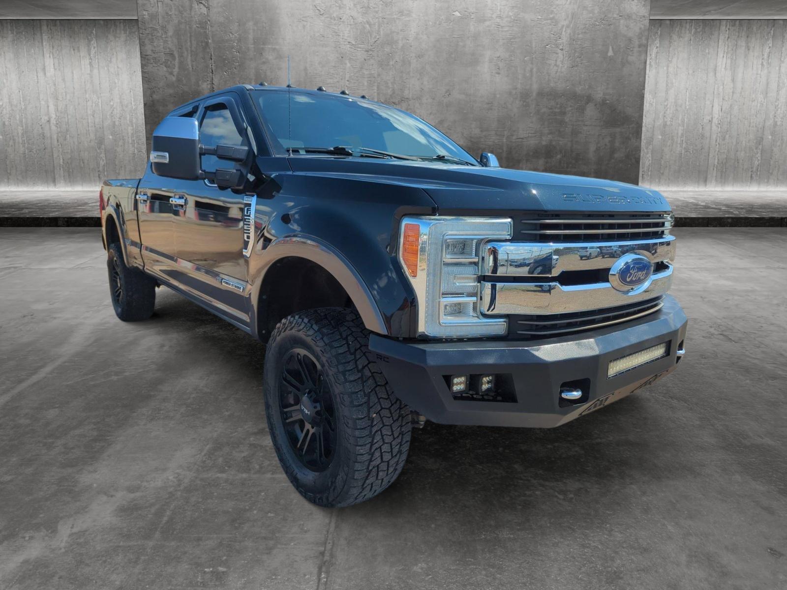 2017 Ford Super Duty F-350 SRW Vehicle Photo in Memphis, TN 38115