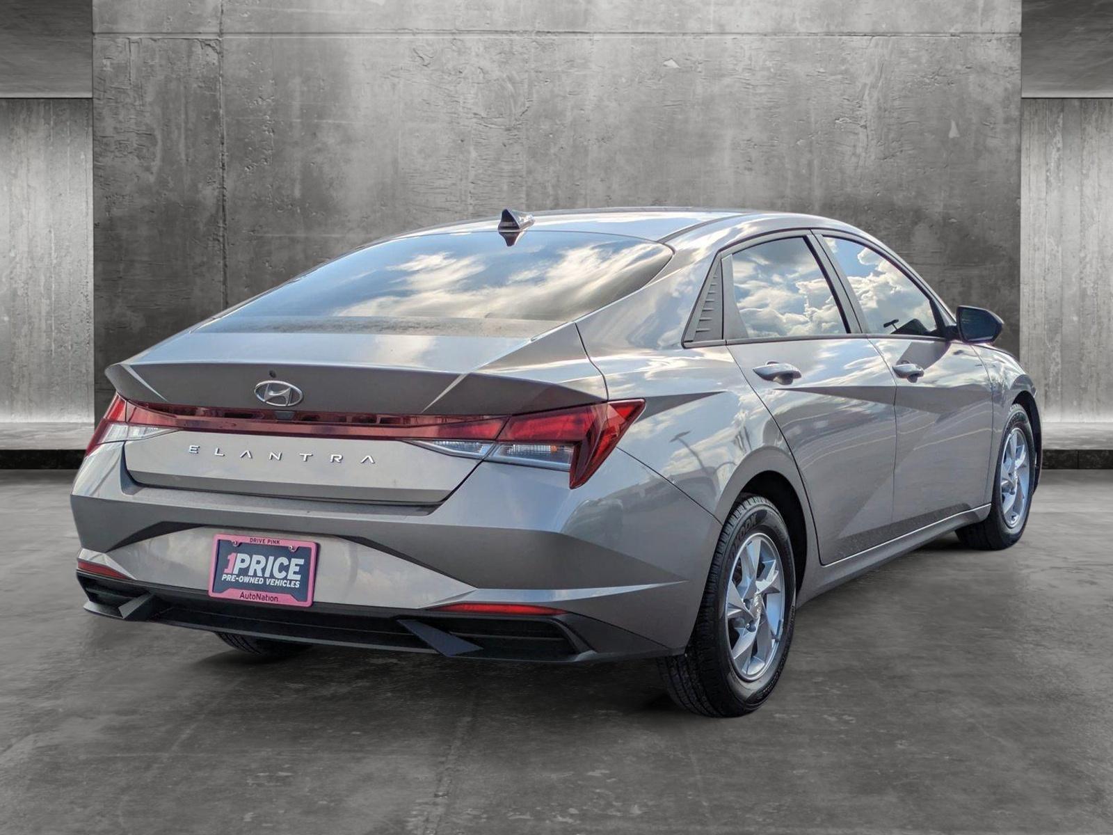 2021 Hyundai ELANTRA Vehicle Photo in Bradenton, FL 34207