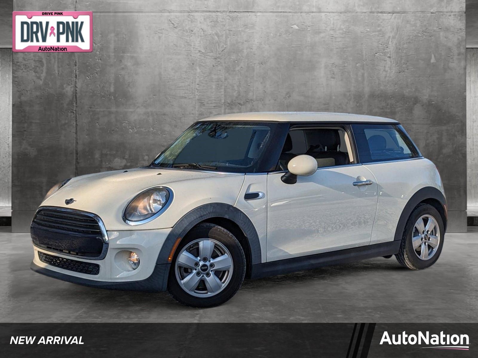 2018 MINI Cooper Hardtop 2 Door Vehicle Photo in Tampa, FL 33614