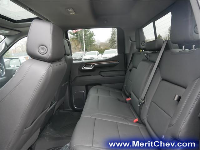 2024 Chevrolet Silverado 1500 Vehicle Photo in MAPLEWOOD, MN 55119-4794