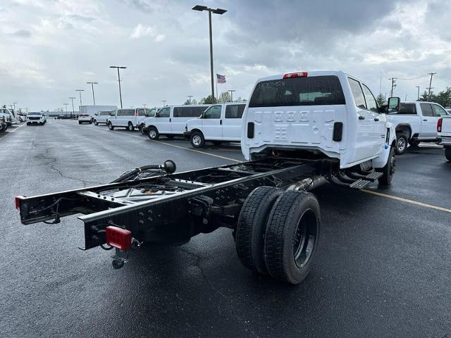 2022 Chevrolet Silverado Chassis Cab Vehicle Photo in COLUMBIA, MO 65203-3903