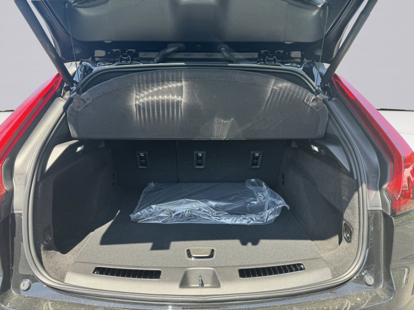 2024 Cadillac XT4 Vehicle Photo in LEOMINSTER, MA 01453-2952