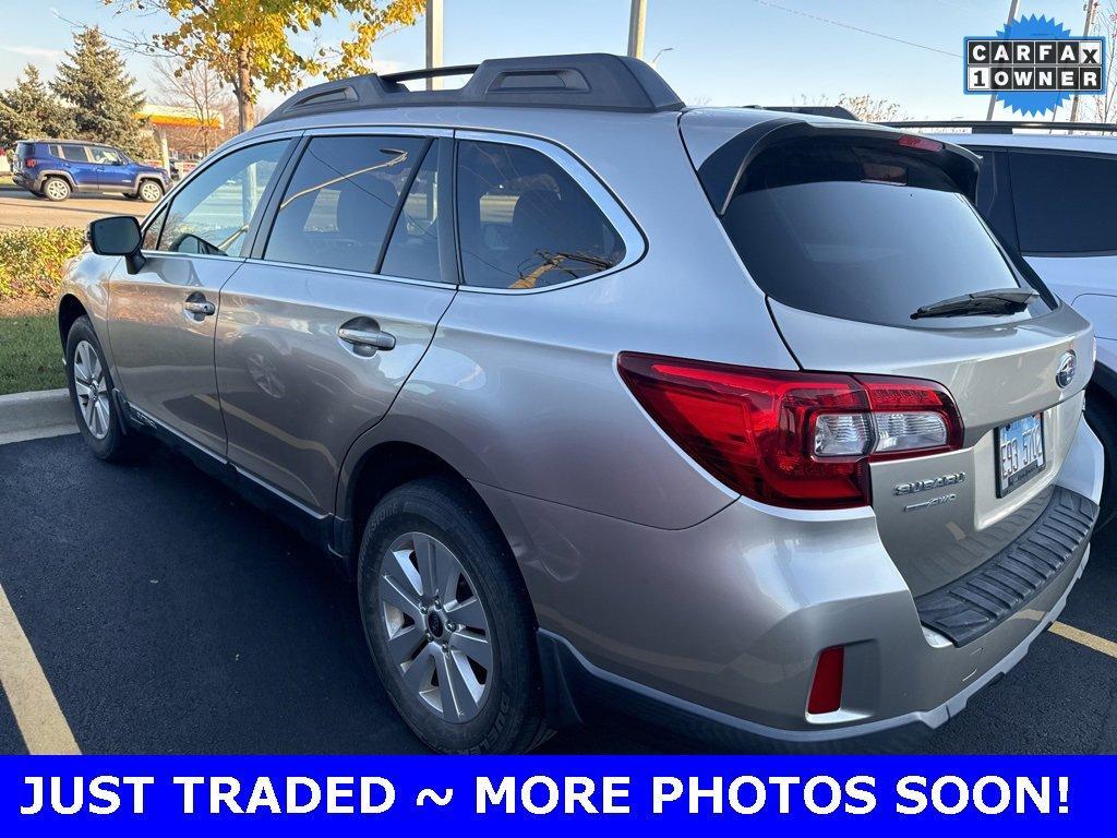 2015 Subaru Outback Vehicle Photo in Saint Charles, IL 60174