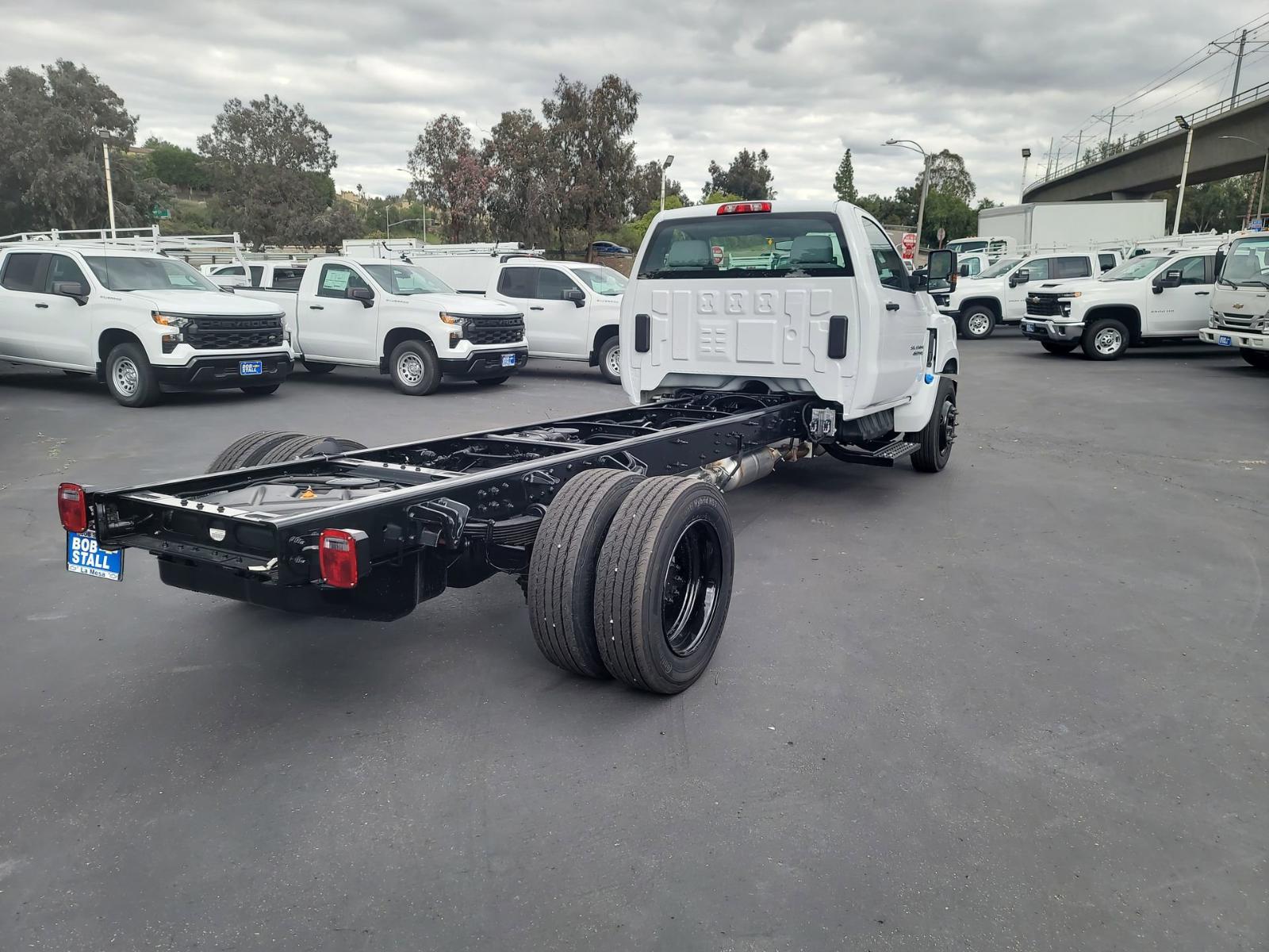 2023 Chevrolet Silverado Chassis Cab Vehicle Photo in LA MESA, CA 91942-8211