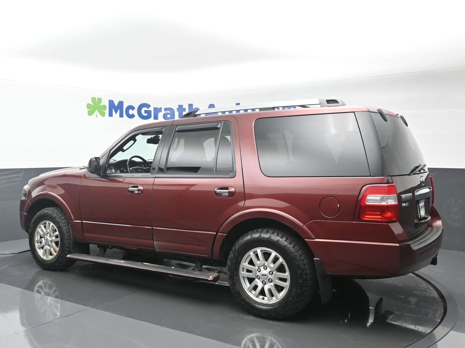 2012 Ford Expedition Vehicle Photo in Cedar Rapids, IA 52402