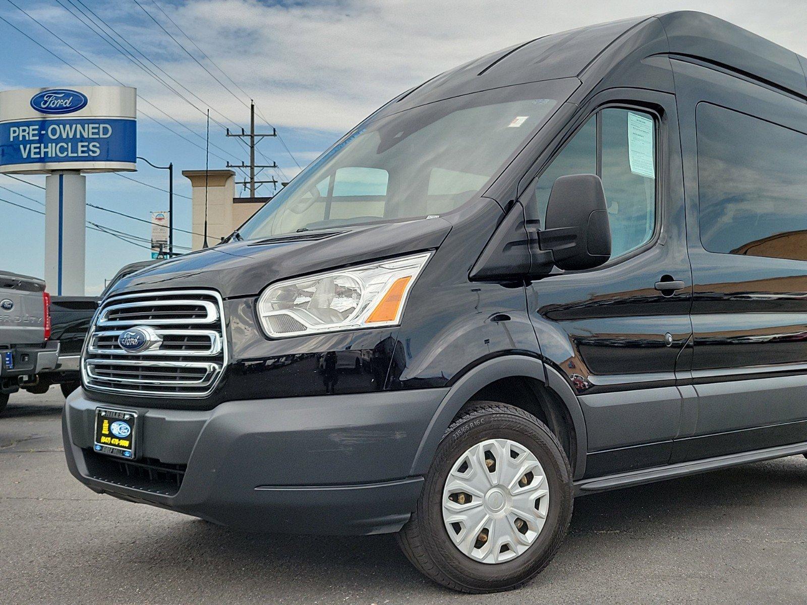 2017 Ford Transit Wagon Vehicle Photo in Plainfield, IL 60586