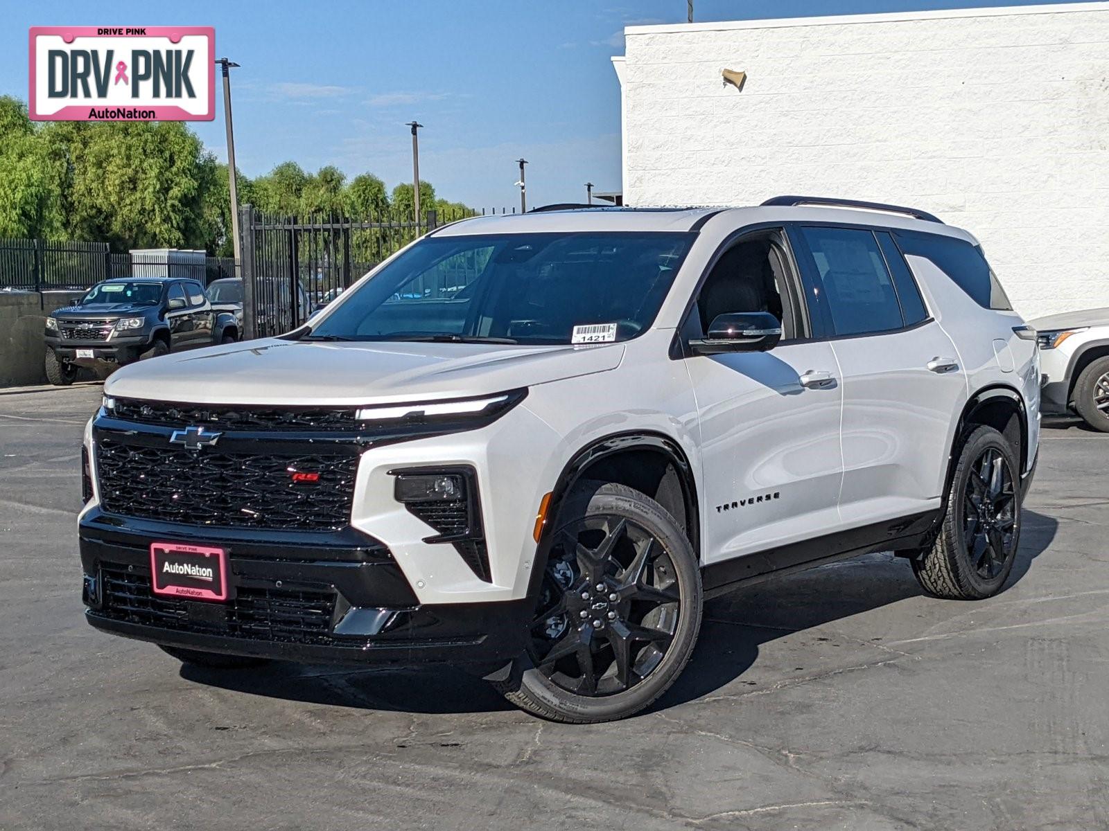 2024 Chevrolet Traverse Vehicle Photo in VALENCIA, CA 91355-1705