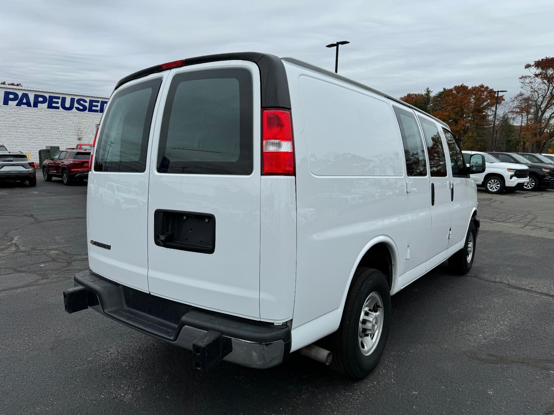 2022 Chevrolet Express Cargo 2500 Vehicle Photo in SOUTH PORTLAND, ME 04106-1997