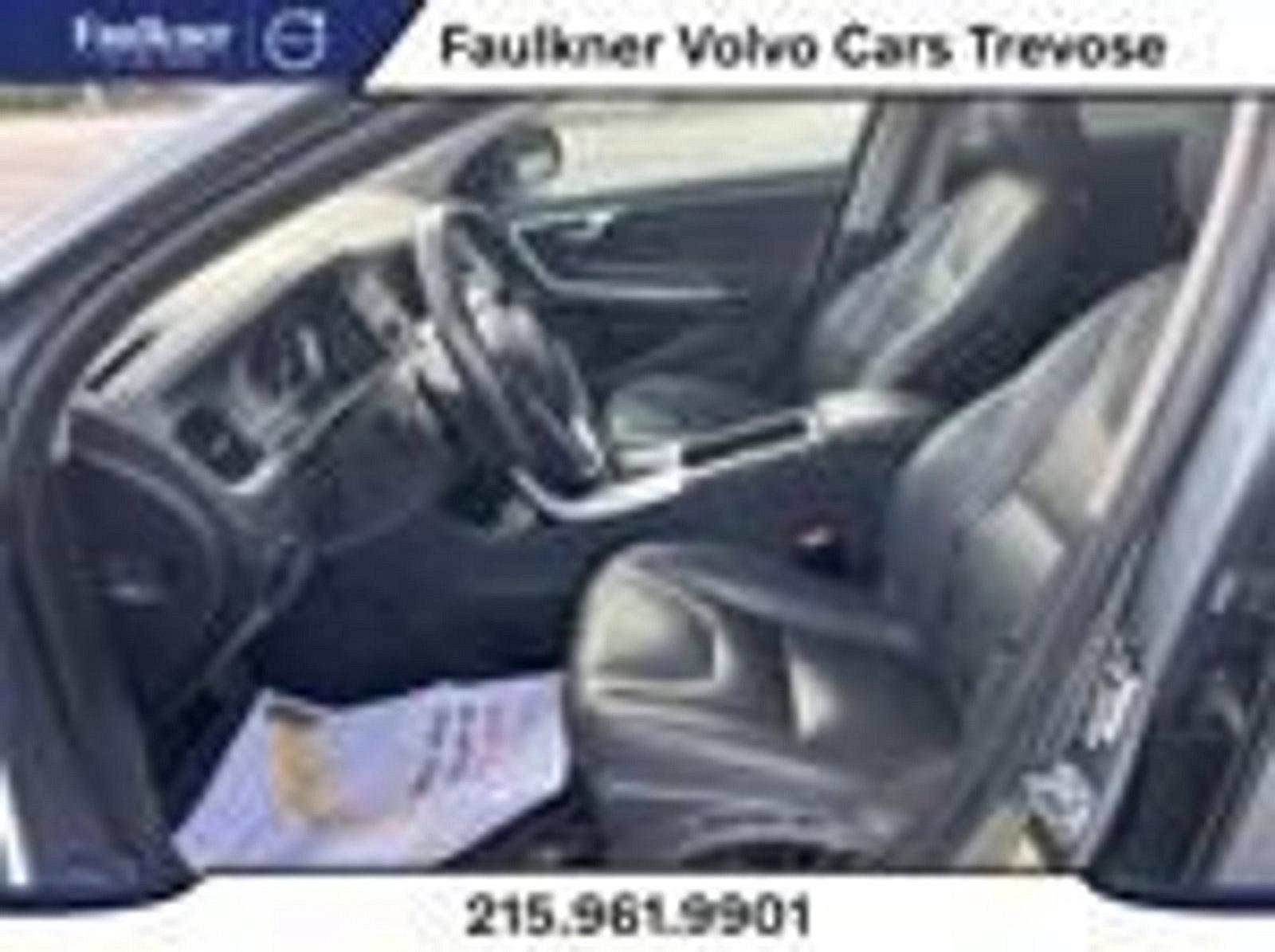 2018 Volvo V60 Cross Country Vehicle Photo in Trevose, PA 19053