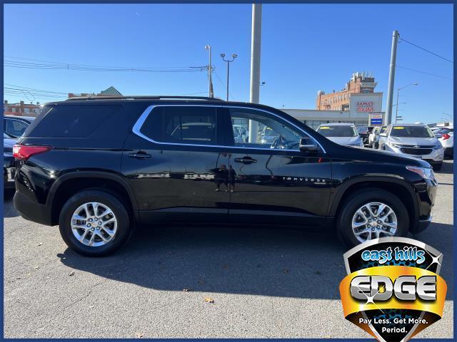 Used 2021 Chevrolet Traverse 1LT with VIN 1GNEVGKW3MJ259283 for sale in Freeport, NY