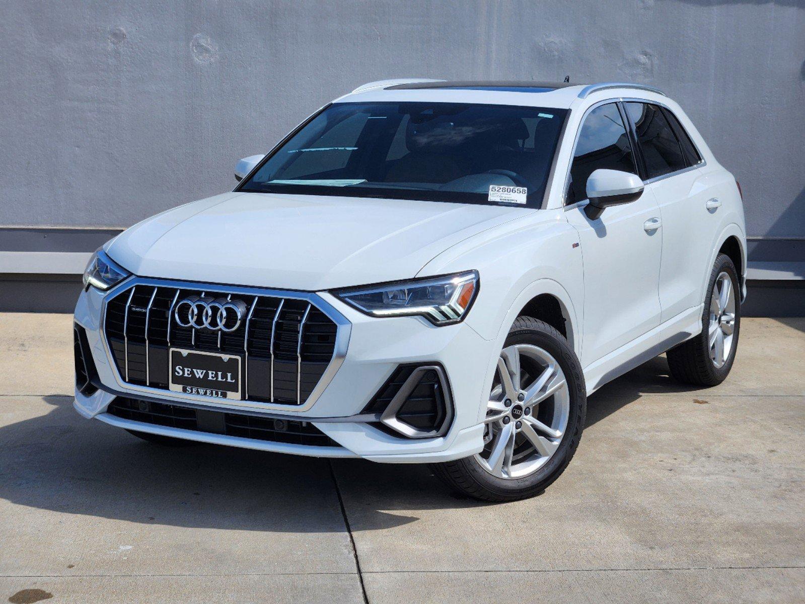 2024 Audi Q3 Vehicle Photo in SUGAR LAND, TX 77478