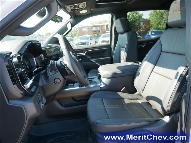 2024 Chevrolet Silverado 1500 Vehicle Photo in MAPLEWOOD, MN 55119-4794