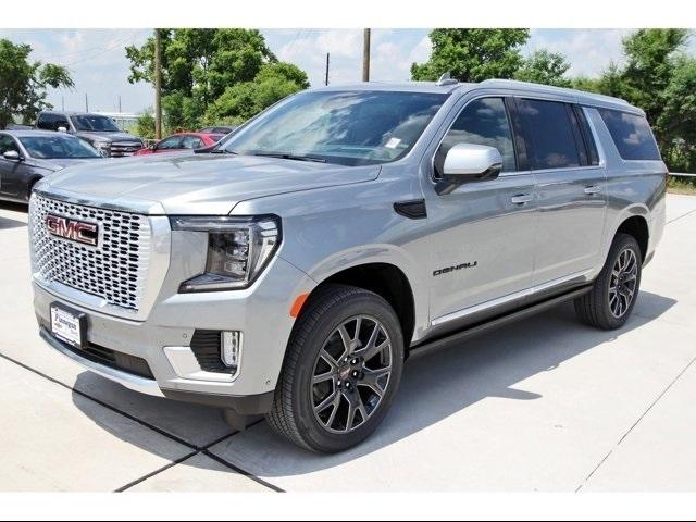 2024 GMC Yukon XL Vehicle Photo in ROSENBERG, TX 77471-5675