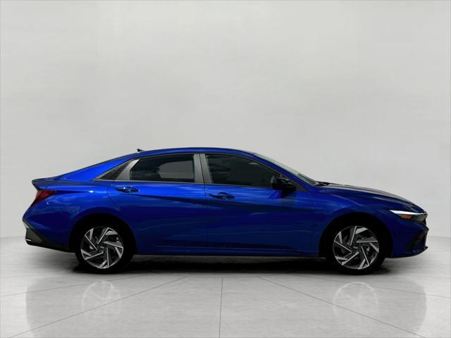 2025 Hyundai ELANTRA Vehicle Photo in Green Bay, WI 54304