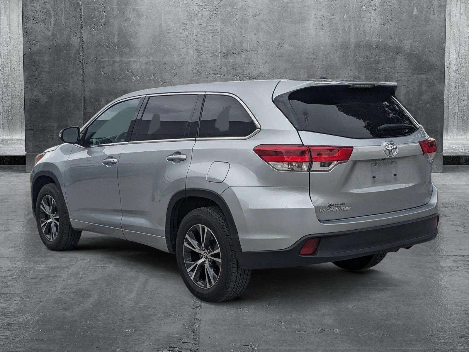 2018 Toyota Highlander Vehicle Photo in GREENACRES, FL 33463-3207