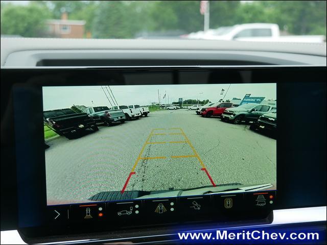 2024 Chevrolet Silverado 1500 Vehicle Photo in MAPLEWOOD, MN 55119-4794