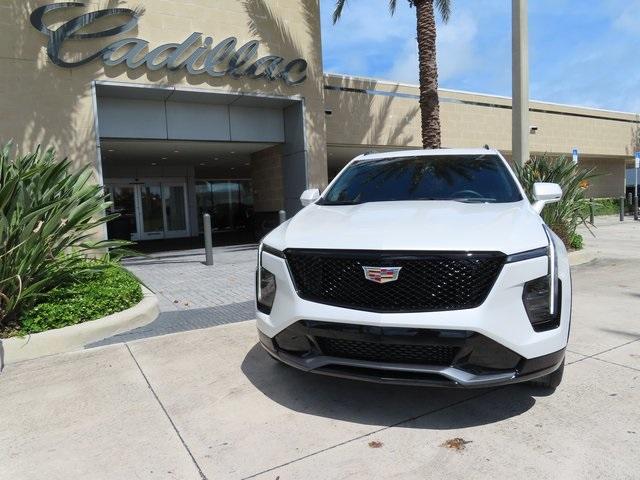 2024 Cadillac XT4 Vehicle Photo in DELRAY BEACH, FL 33483-3294